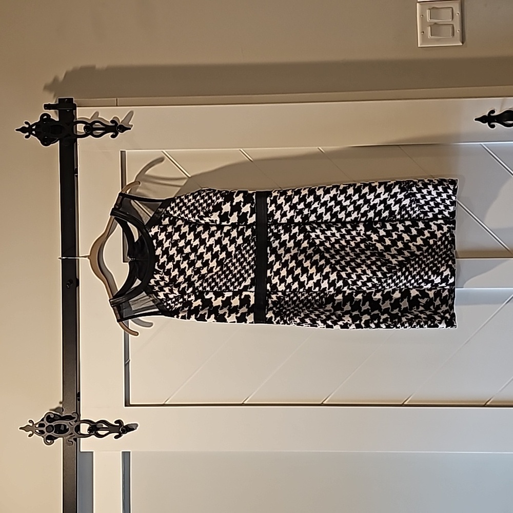 GUESS Houndstooth Black & white dress